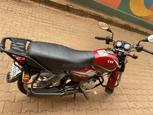 TVS HLX 125 2025 Red