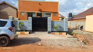 6bdrm Apartment in Nansana Along Hoima for sale
