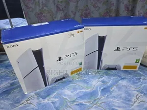Play Station 4 Disc Version (Slim)