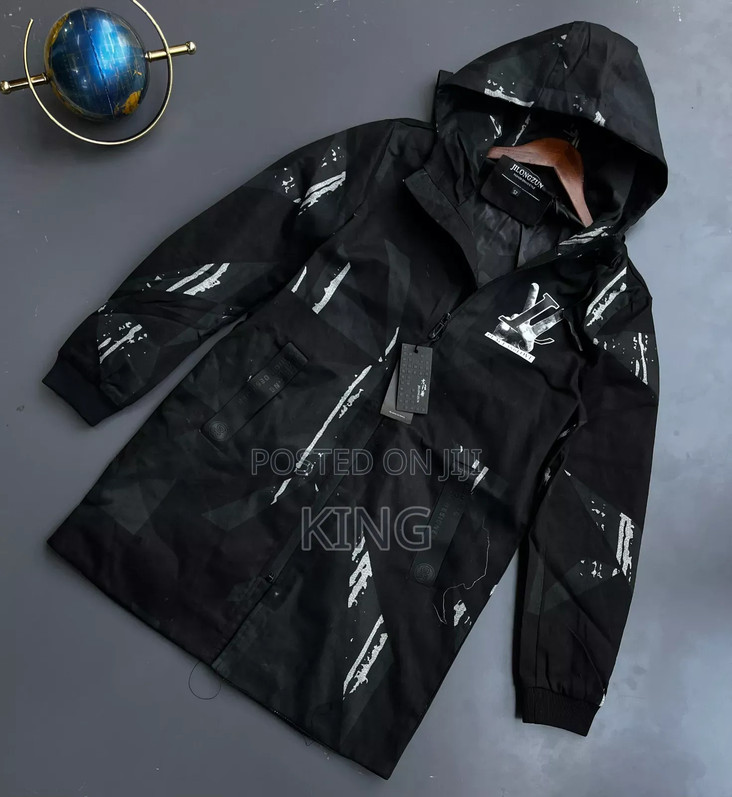 Lv Long Jacket. Zipper