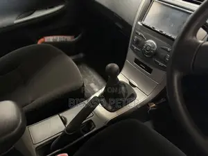 Toyota Corolla Fielder 1.5 Petrol AWD 2011 Silver