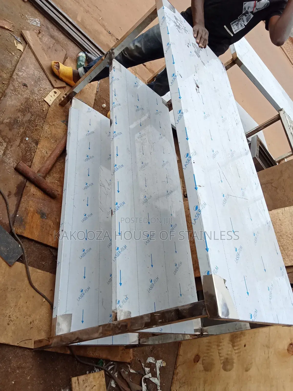 Working Top With 3 Slive