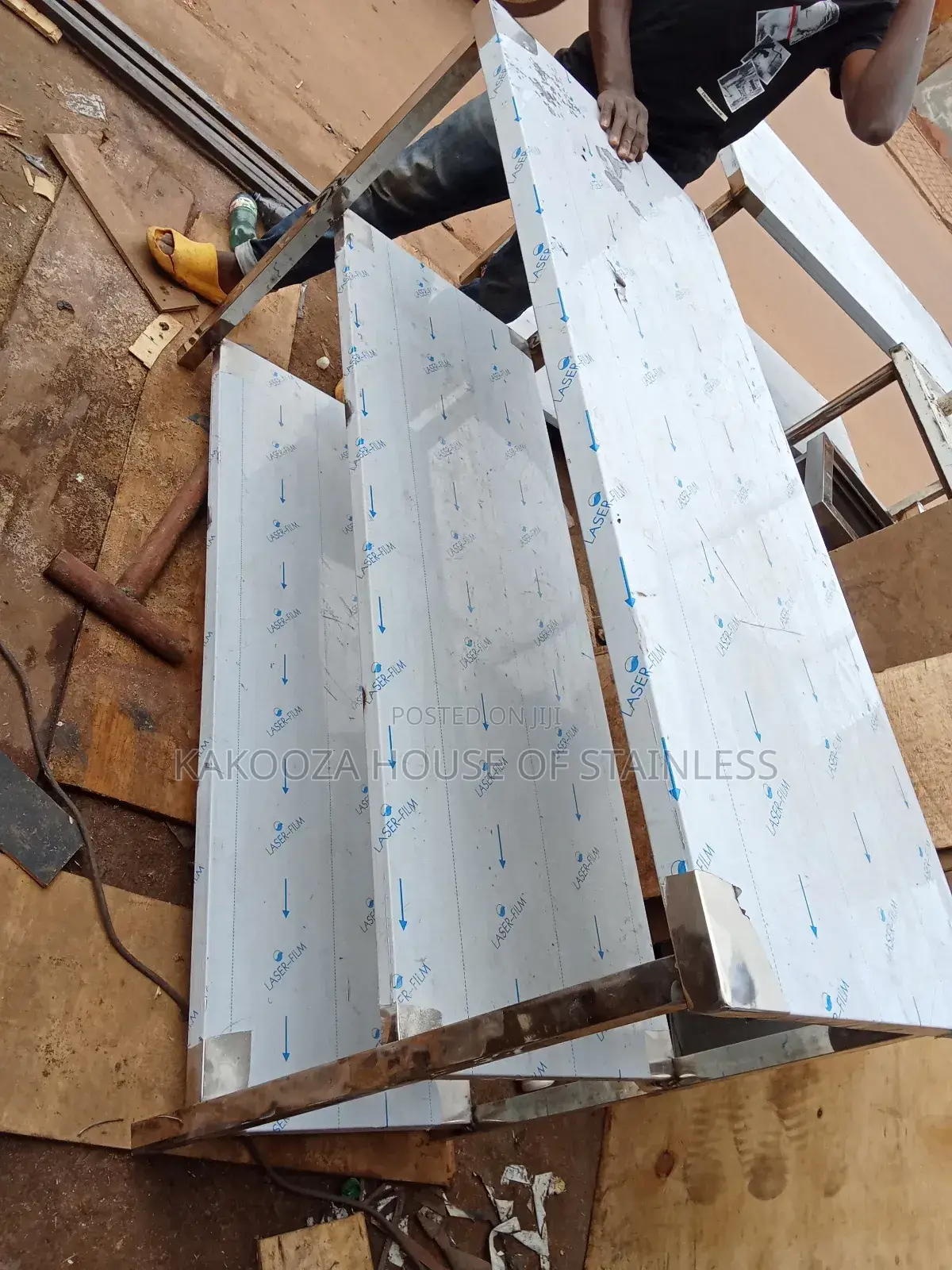 Working Top With 3 Slive