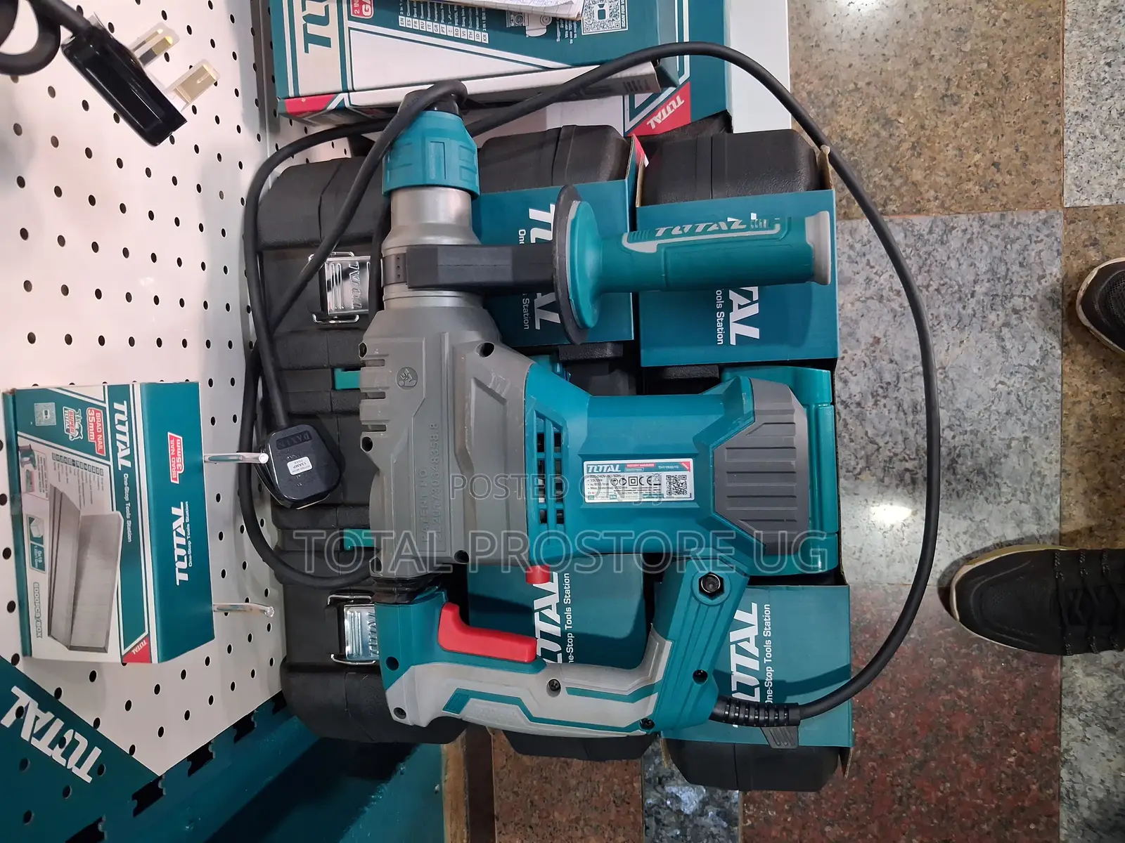 Rotary Hammer 1500w 32mm (1-1/4") 4 Functions
