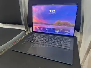 Laptop Asus Zenbook 14 UX434 16GB Intel Core Ultra 7 SSD 1T