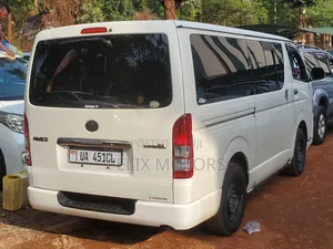 Toyota HiAce 2012 White