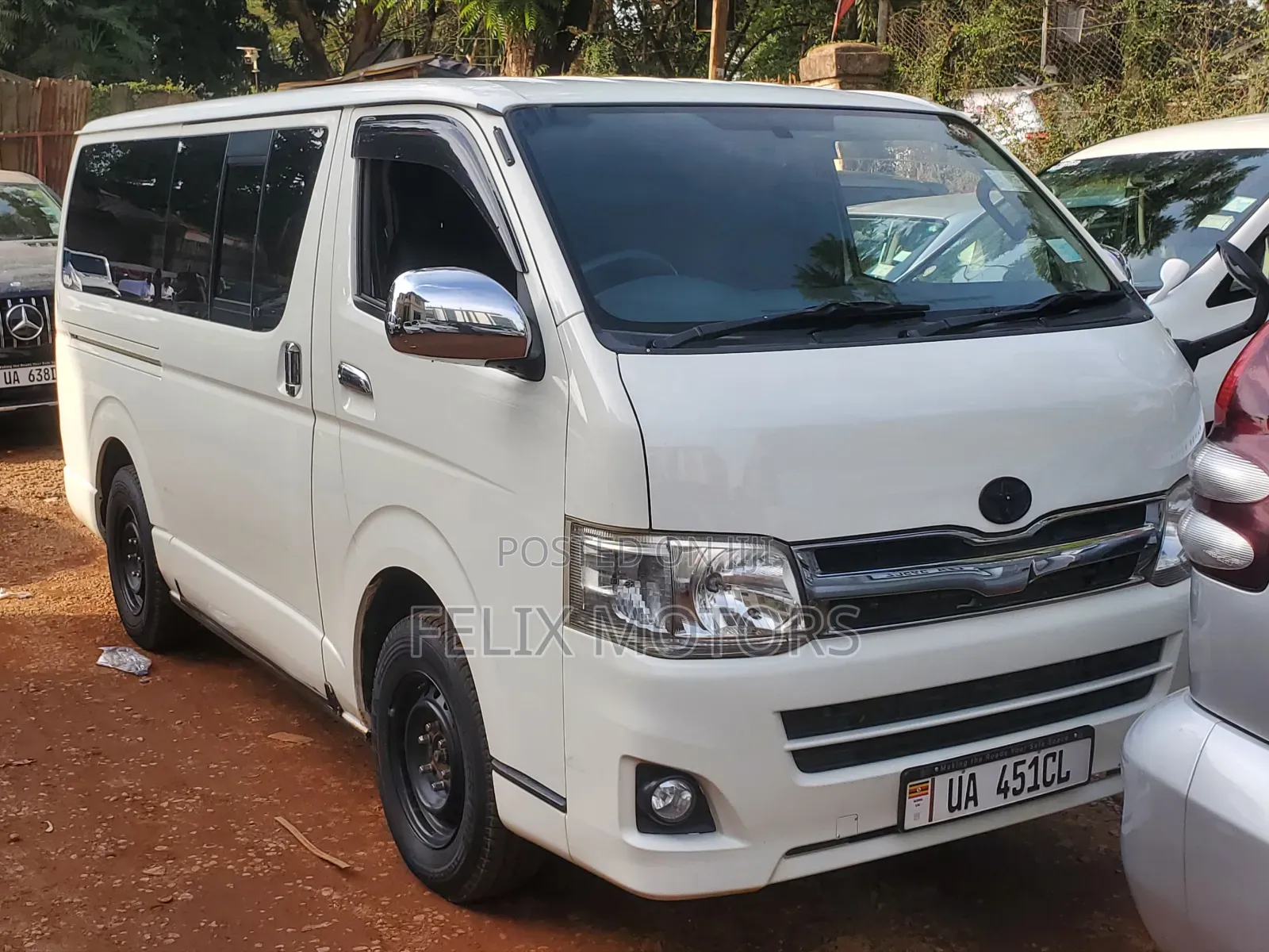 Toyota HiAce 2012 White
