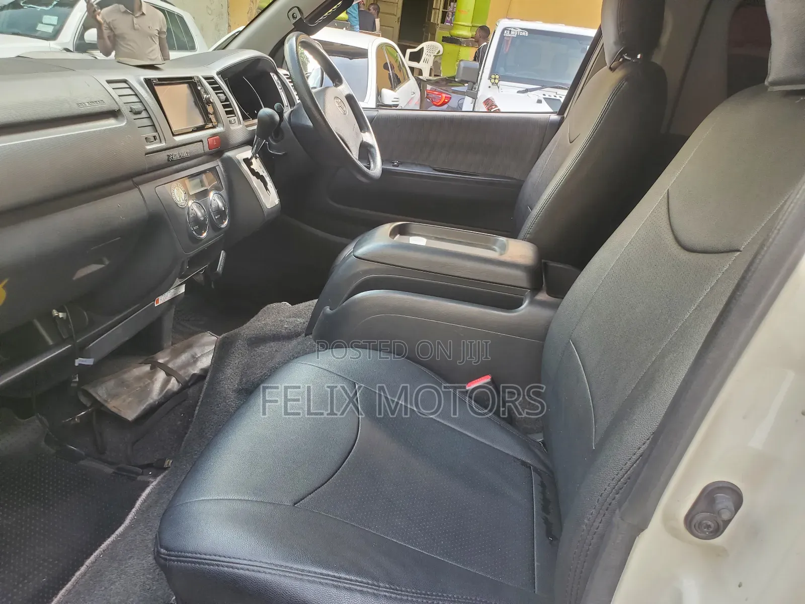 Toyota HiAce 2012 White