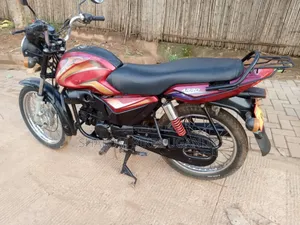 Mahindra Centuro 2019 Red