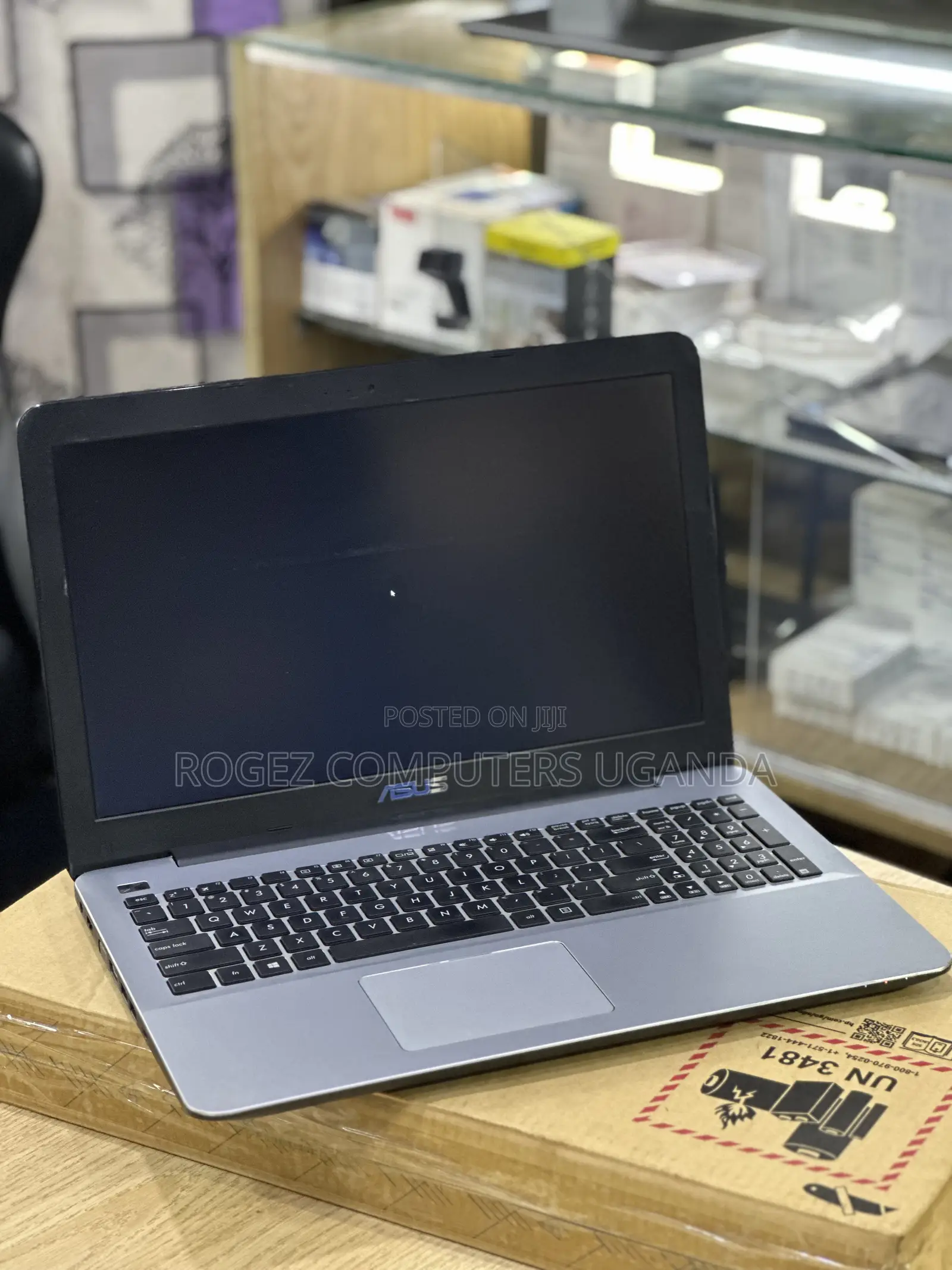 New Laptop Asus ASUSPRO P2440UQ 8GB Intel Core I5 HDD 1T
