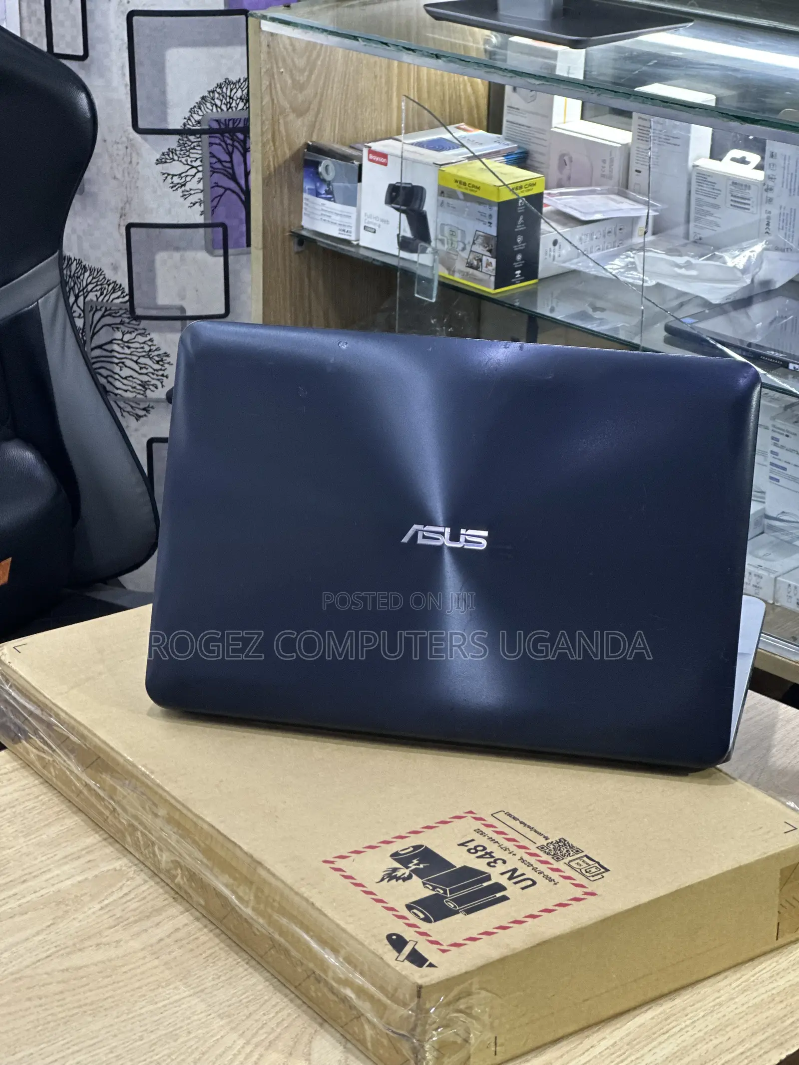 New Laptop Asus ASUSPRO P2440UQ 8GB Intel Core I5 HDD 1T