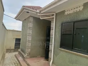 3bdrm Bungalow in Central Division for sale