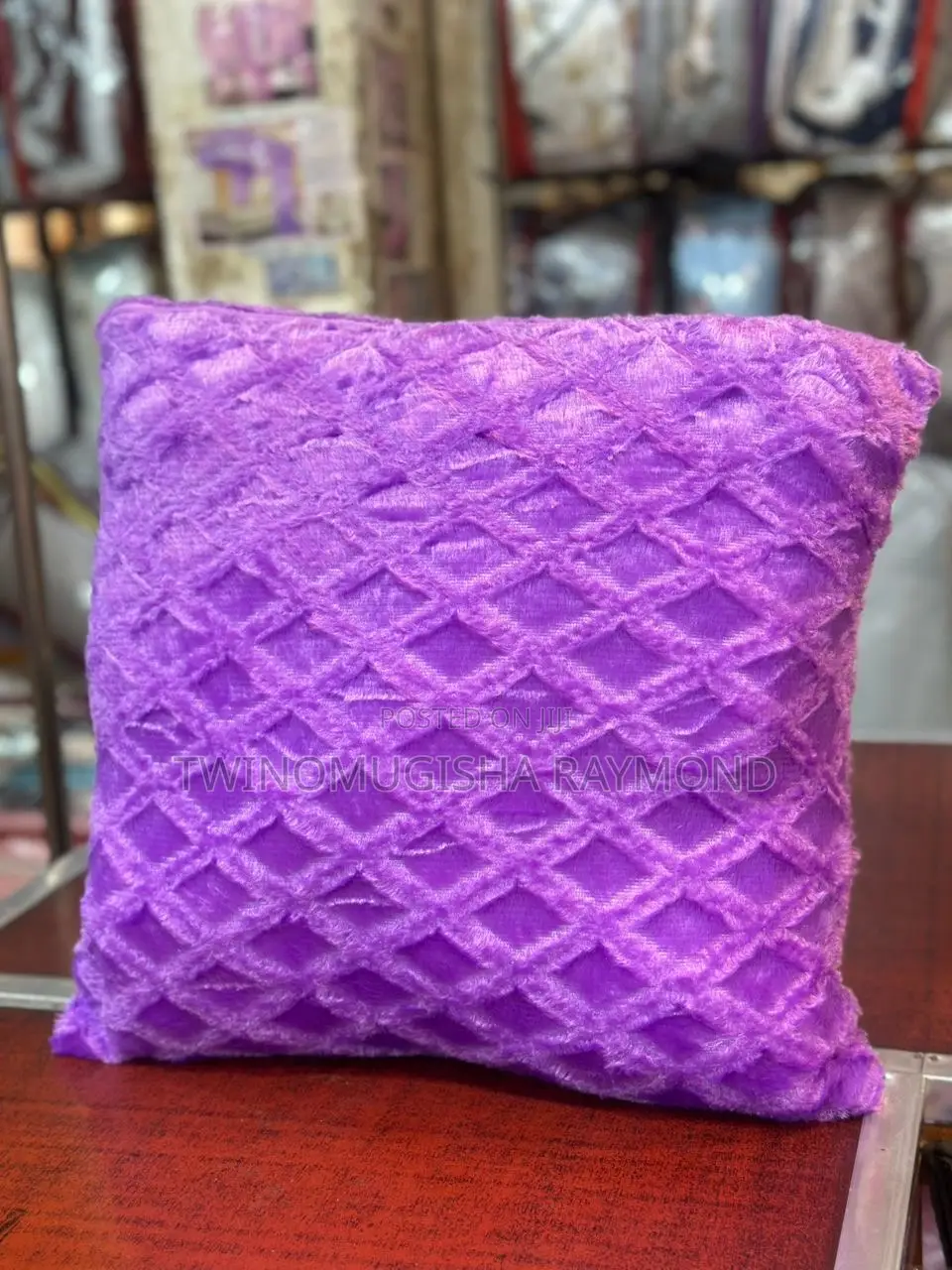 Cushions ( Pair)?