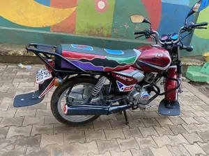 TVS HLX 125 2022 Red