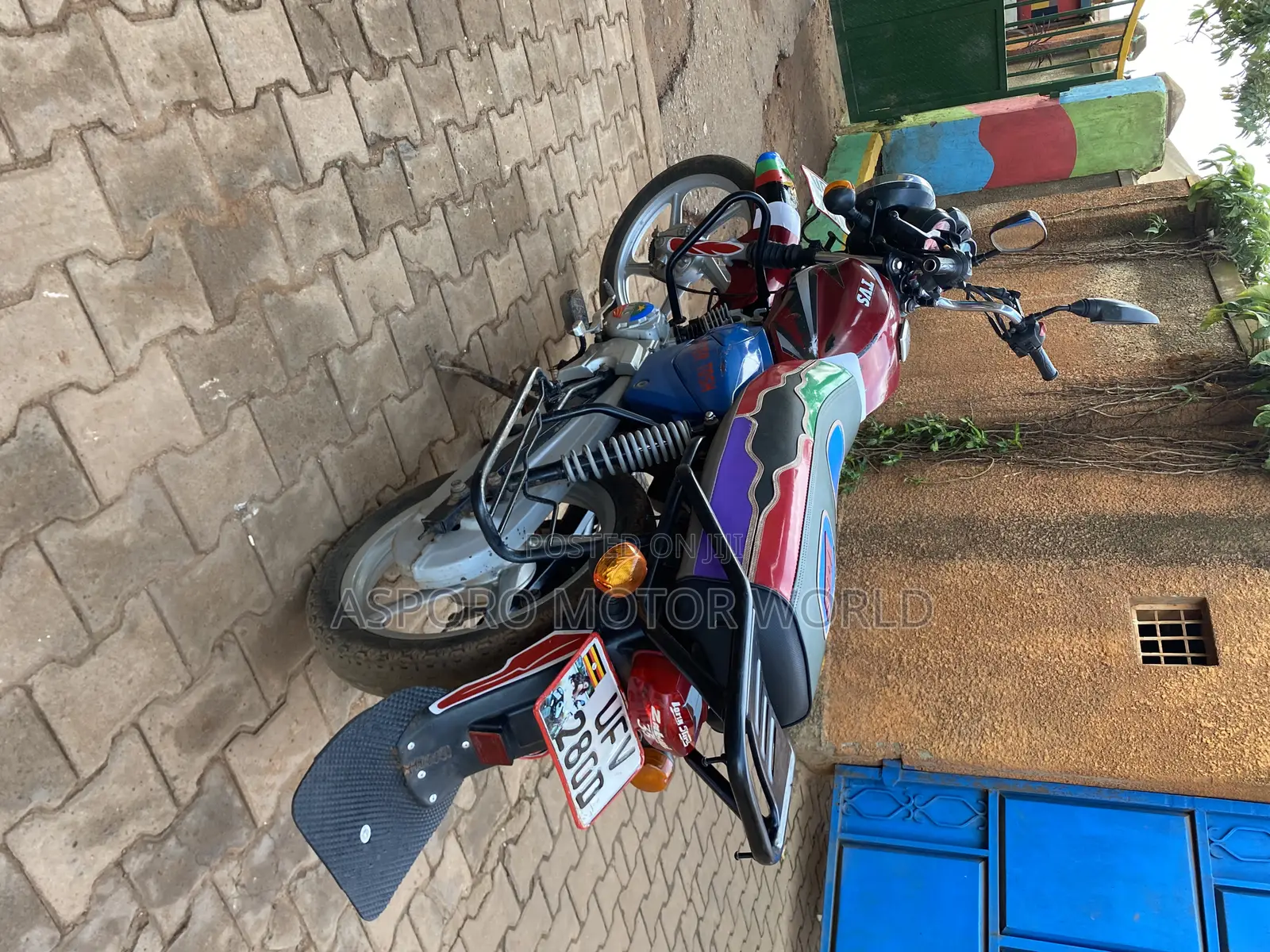 TVS HLX 125 2022 Red