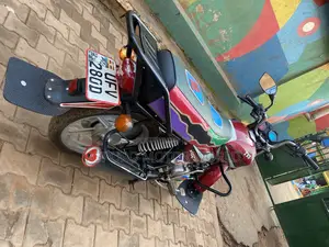 TVS HLX 125 2022 Red