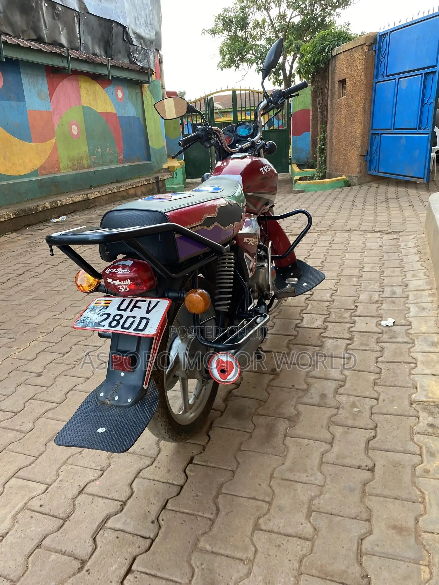 TVS HLX 125 2022 Red