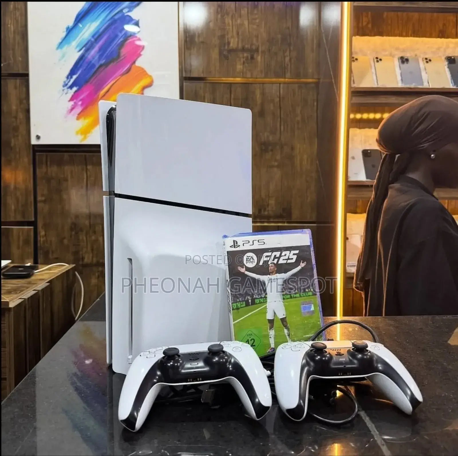 Ps5 Slim + Fc26 + 2 Controllers.