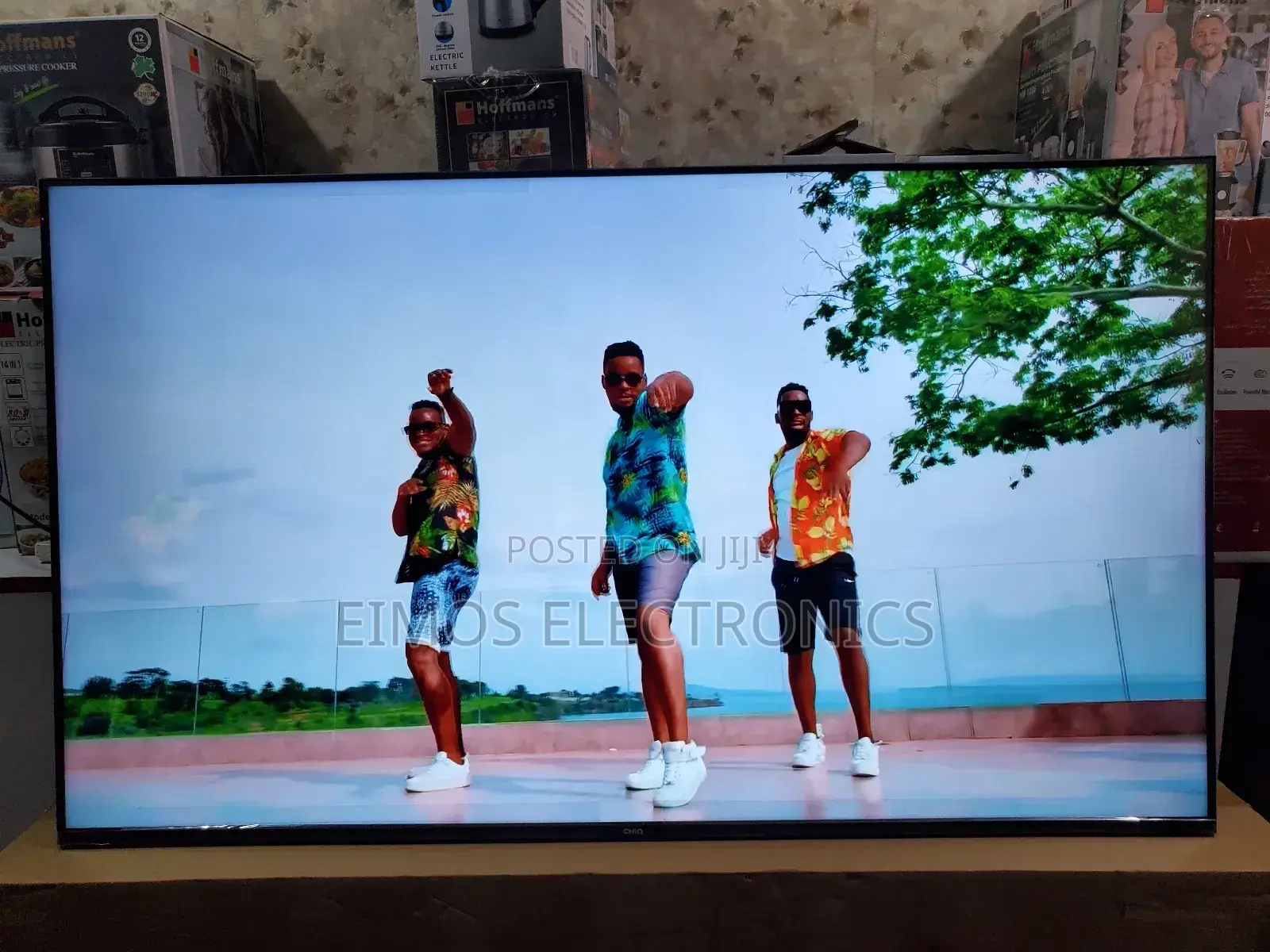 Chiq 65-Inch Uhd Smart TVS