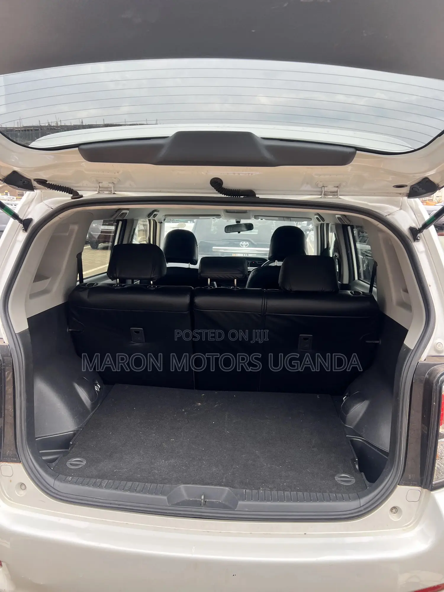 Toyota Corolla Rumion 2010 White