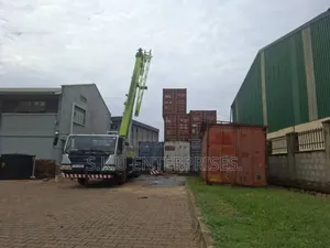25 Tonnes Crane