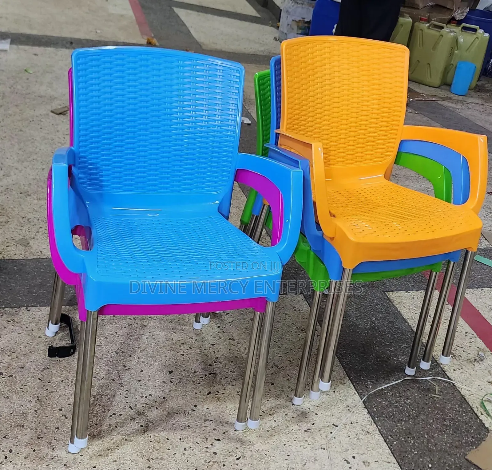 Armed Plastic Chairs With Metal Legs