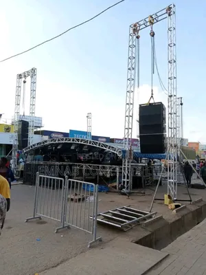 Performing Stage Ten by Five Miters