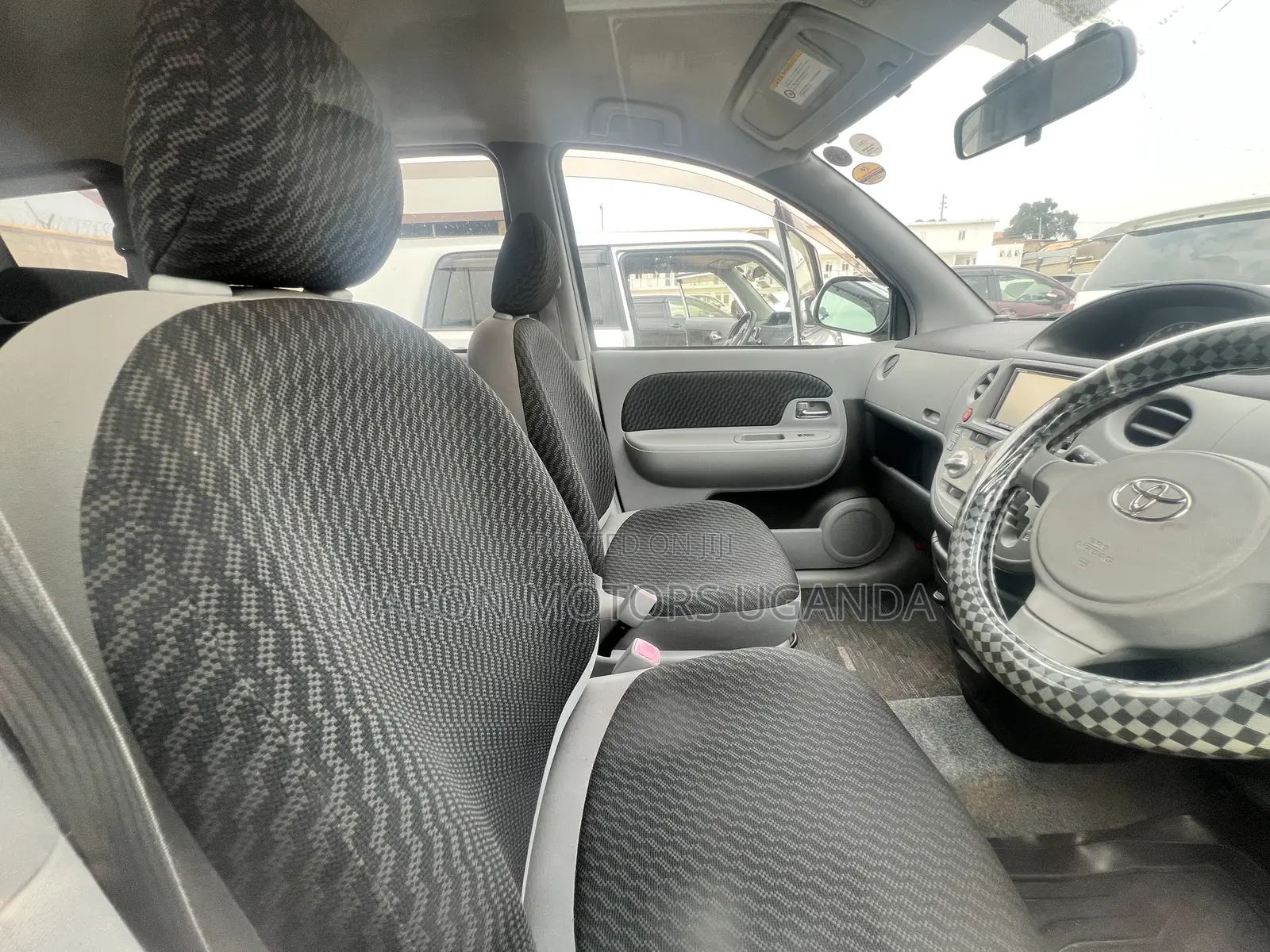 Toyota Sienta 2010 Black
