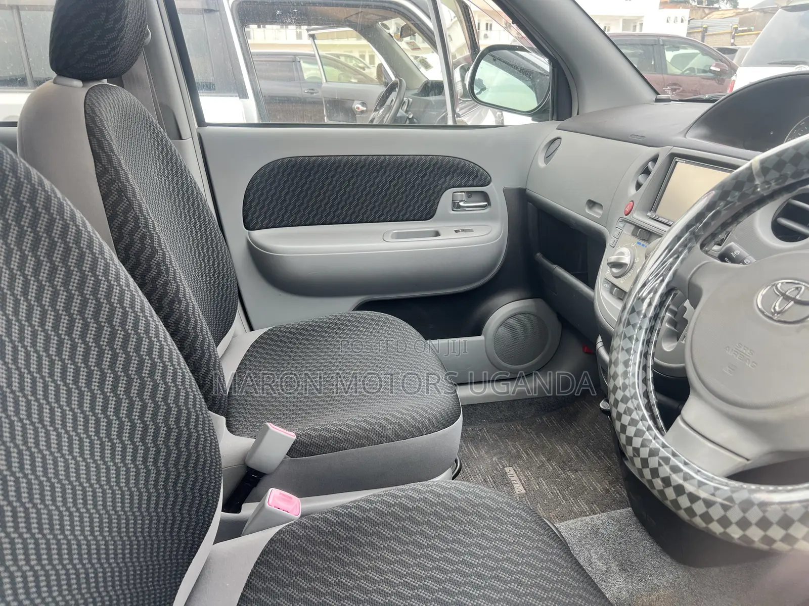 Toyota Sienta 2010 Black
