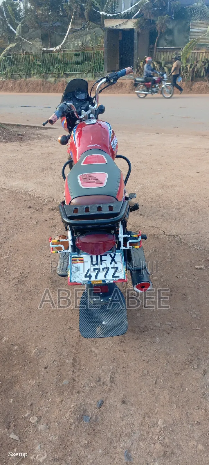 Bajaj Boxer 125 2024 Red