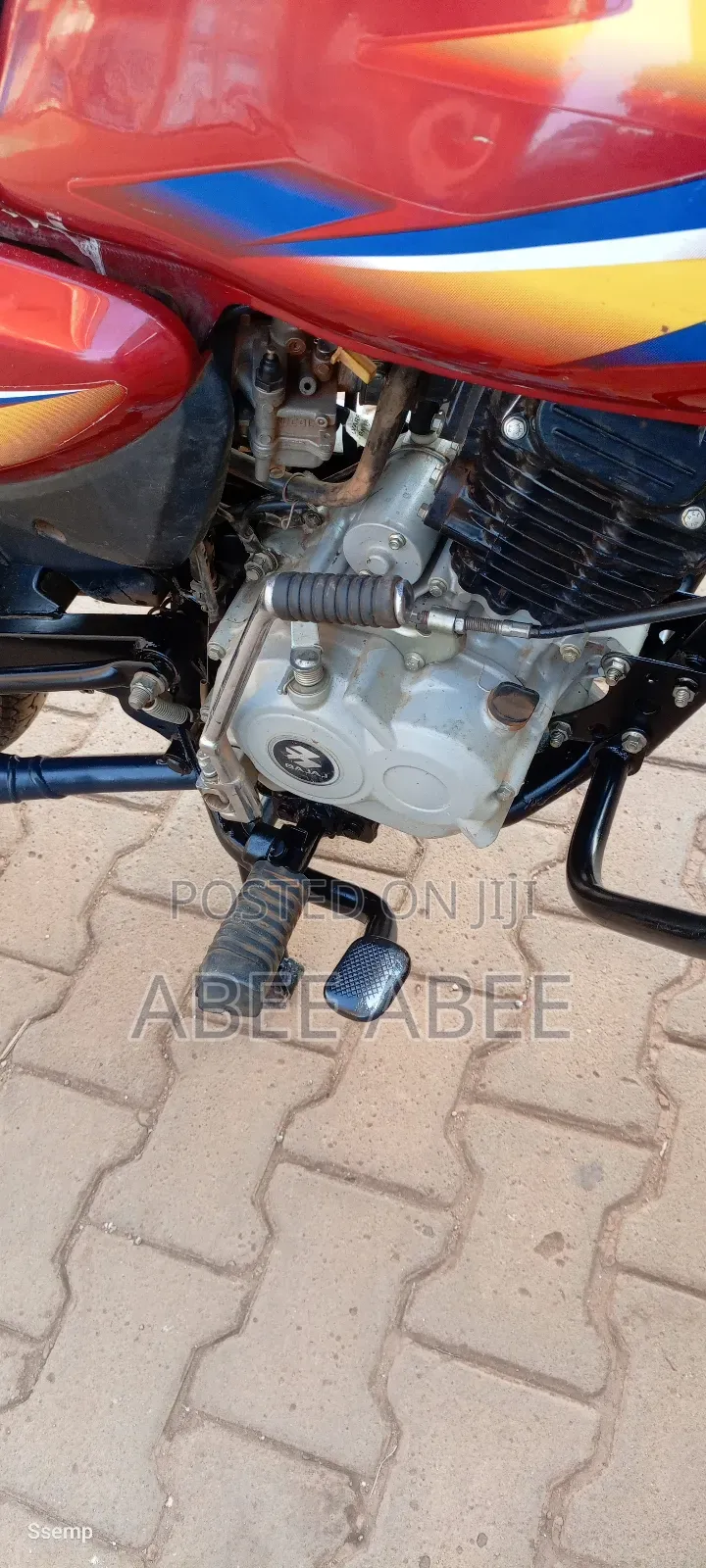 Bajaj Boxer 125 2025 Red