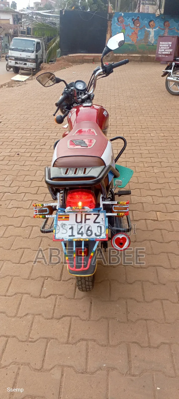 TVS HLX 125 2024 Red