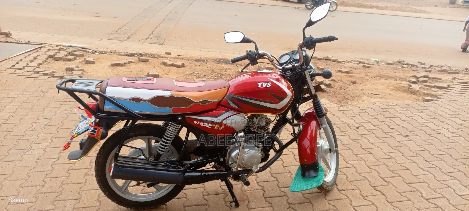 TVS HLX 125 2024 Red