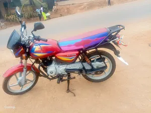 Bajaj Boxer 125 2024 Red