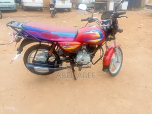 Bajaj Boxer 125 2024 Red