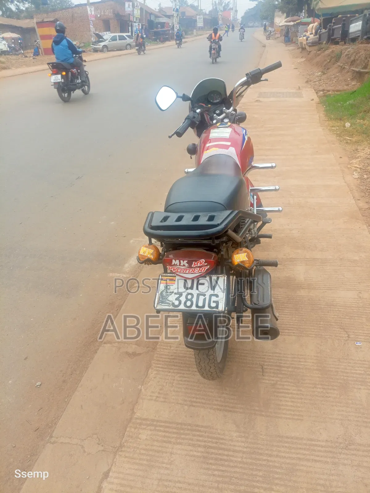 Bajaj Boxer 125 2023 Red