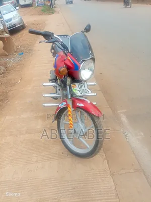 Bajaj Boxer 125 2023 Red