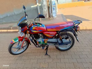 Bajaj Boxer 125 2024 Red
