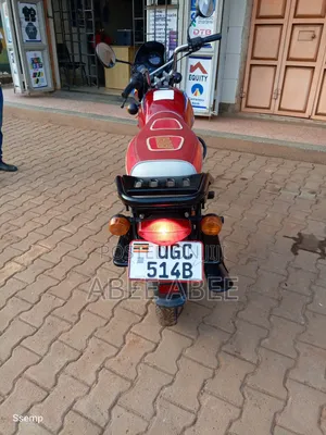 Bajaj Boxer 125 2024 Red