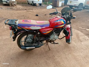 Bajaj Boxer 125 2024 Red