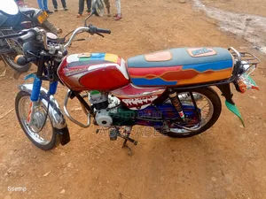 Bajaj Boxer 100 2022 Red