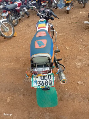 Bajaj Boxer 100 2022 Red