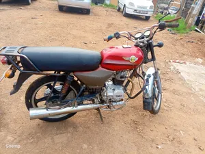 Bajaj Boxer 100 2022 Red