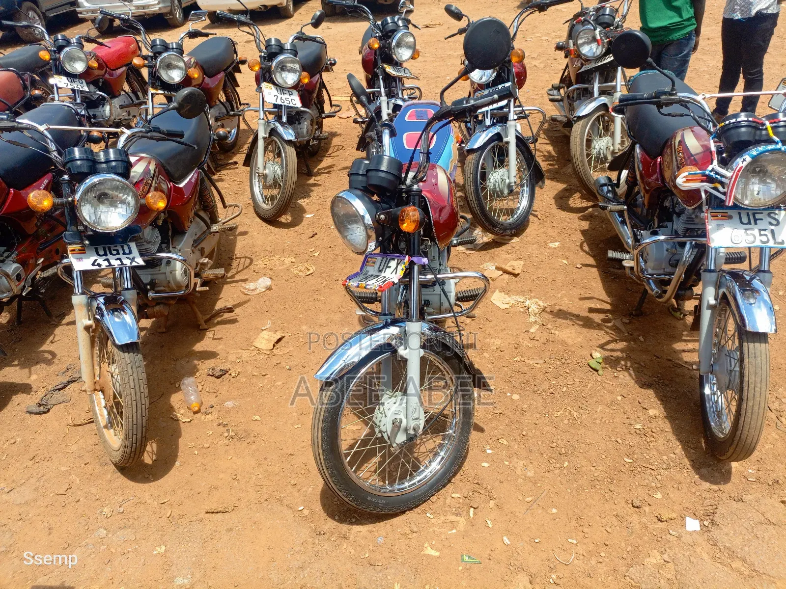 Bajaj Boxer 100 2024 Red