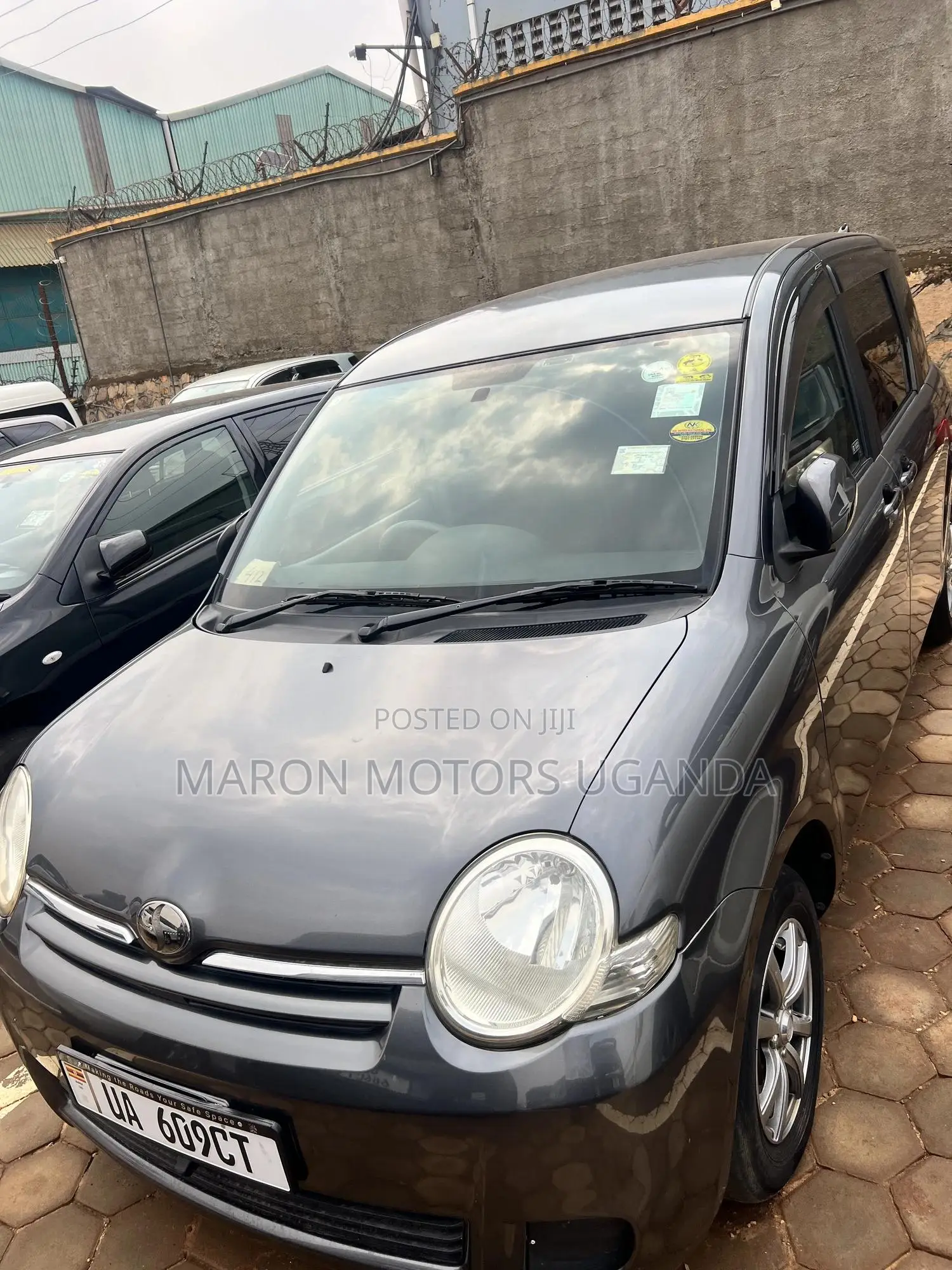 Toyota Sienta 2010 Black