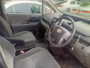 Toyota Noah 2.0 143hp AWD (8 Seater) 2009 Gray