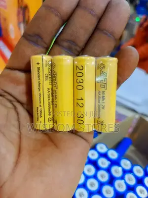 Rechargeable Ni-Mh Aa Batteries.