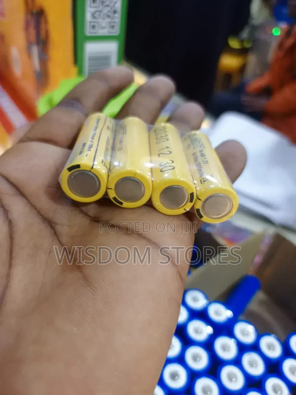 Rechargeable Ni-Mh Aa Batteries.