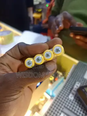Rechargeable Ni-Mh Aa Batteries.