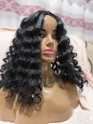Black Bouncy Wave Wig